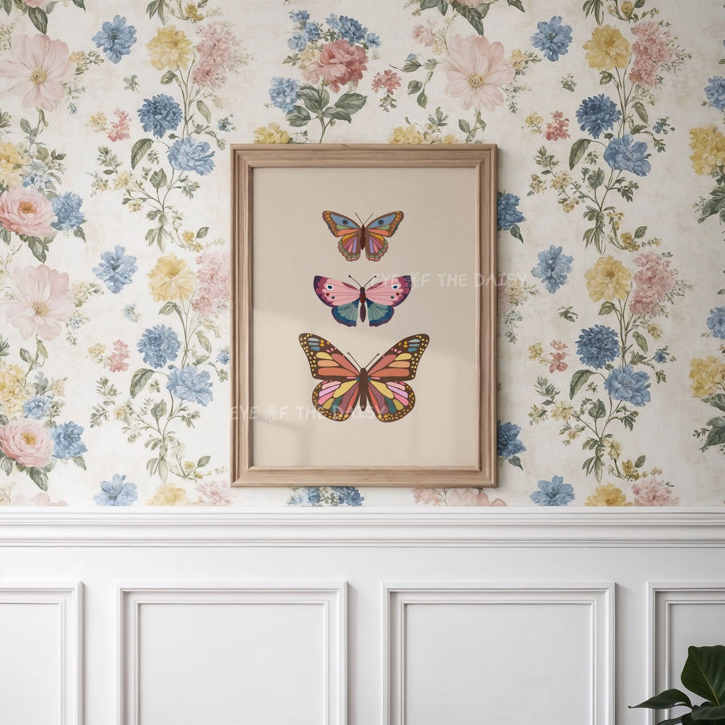 Neutral butterfly wall print – vintage-style digital download in beige, pink and brown tones, ideal for shabby chic wall decor